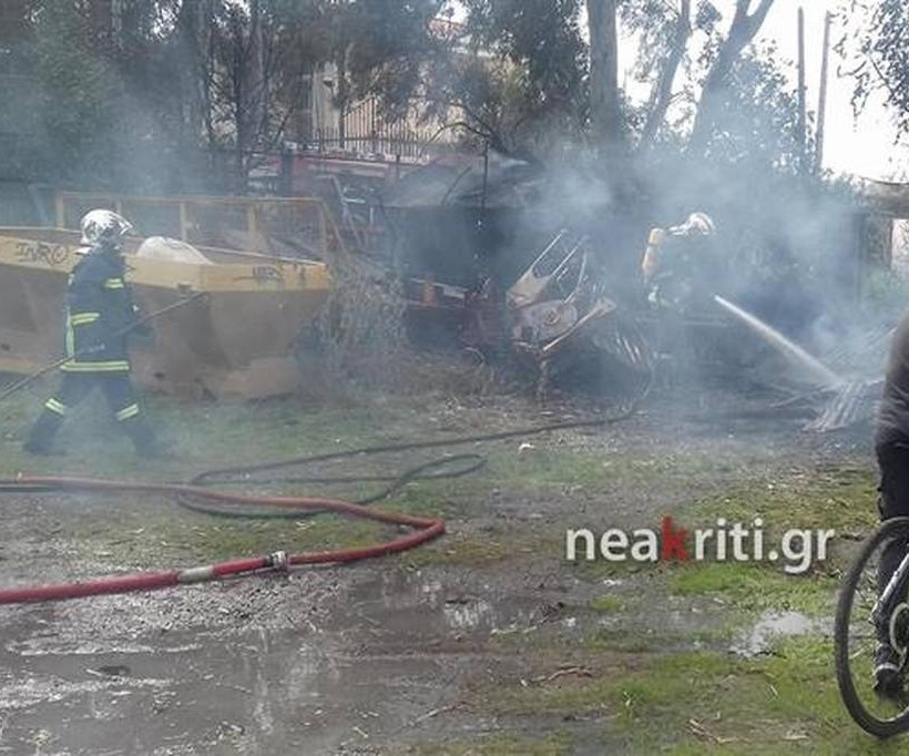 Έκτακτο: Πυρκαγιά δίπλα σε σχολείο με μαθητές στην Κρήτη