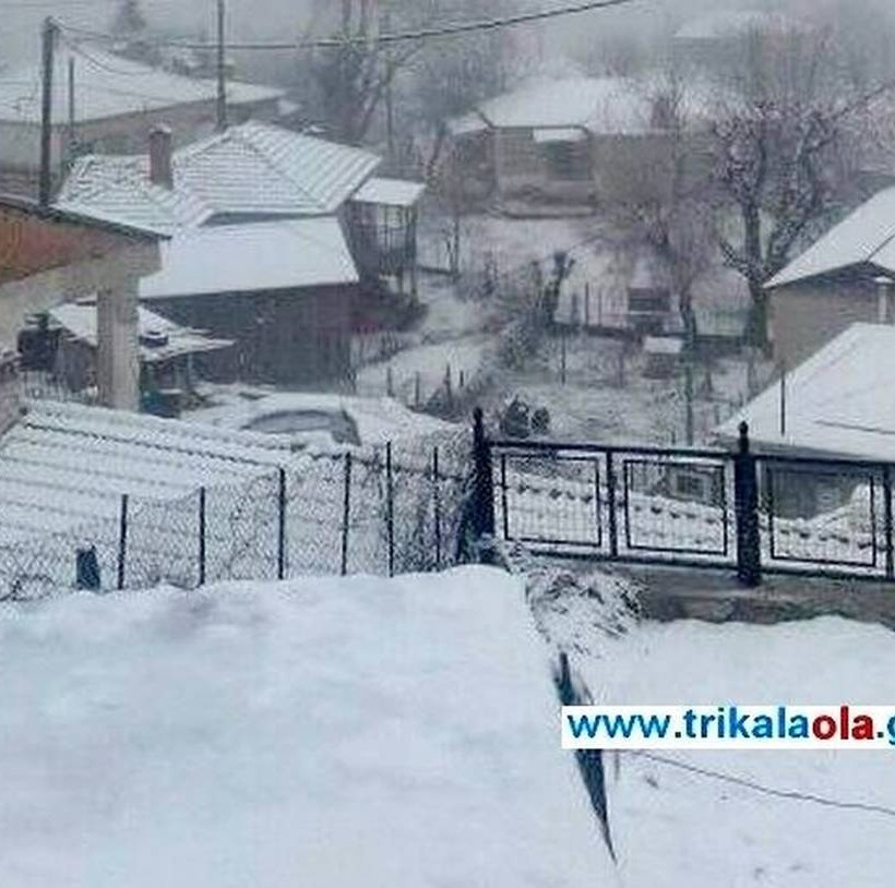 Η επέλαση της «Ιοκάστης»: Στα... λευκά τα Τρίκαλα (pics+vid)