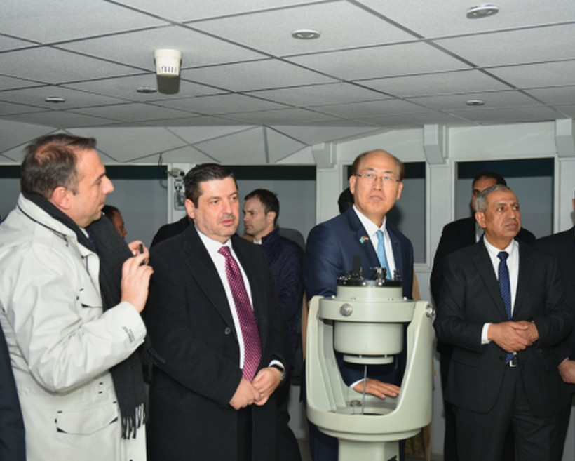 IMO’s Secretary-General Mr. Kitack Lim, AASTMT’s President Dr. Ismail Abdel Ghafar, President of the Arab-Hellenic Chamber of Commerce & Development Mr. Harris Geronikolas at AASTMT’s Integrated Simulators Complex