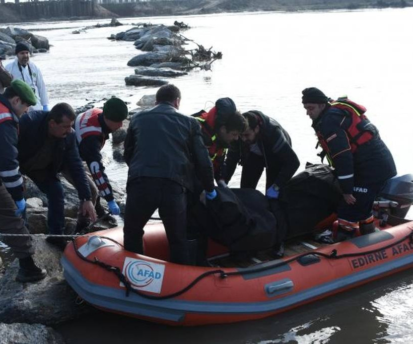 Τραγωδία στον Έβρο: Τουρκάλα δασκάλα και τα δύο παιδάκια της τα θύματα – Σοκαριστικές εικόνες