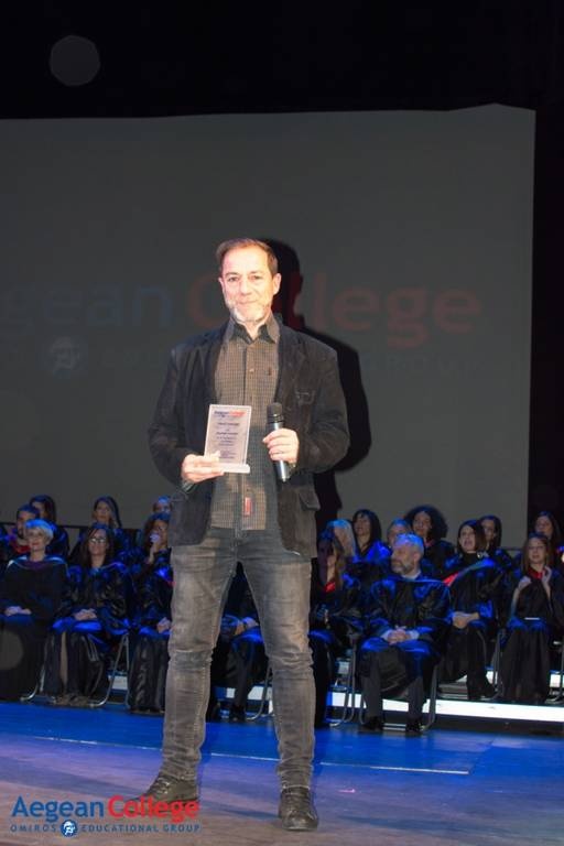 Λαμπρή τελετή αποφοίτησης από το Aegean College