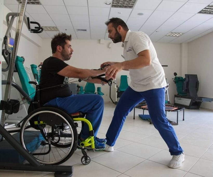 Το ΙΕΚ ΑΚΜΗ πρωτοπορεί στις σπουδές επαγγελμάτων υγείας