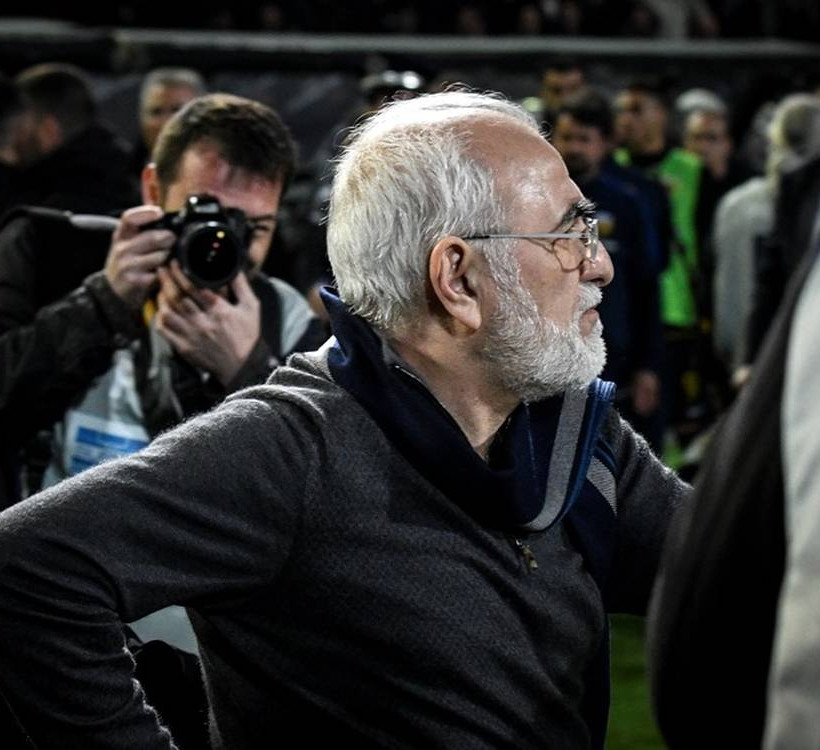 ΠΑΟΚ - ΑΕΚ: Αδιανόητα πράγματα στην Τούμπα - «Ντου» Ιβάν Σαββίδη στον αγωνιστικό χώρο! (pics)