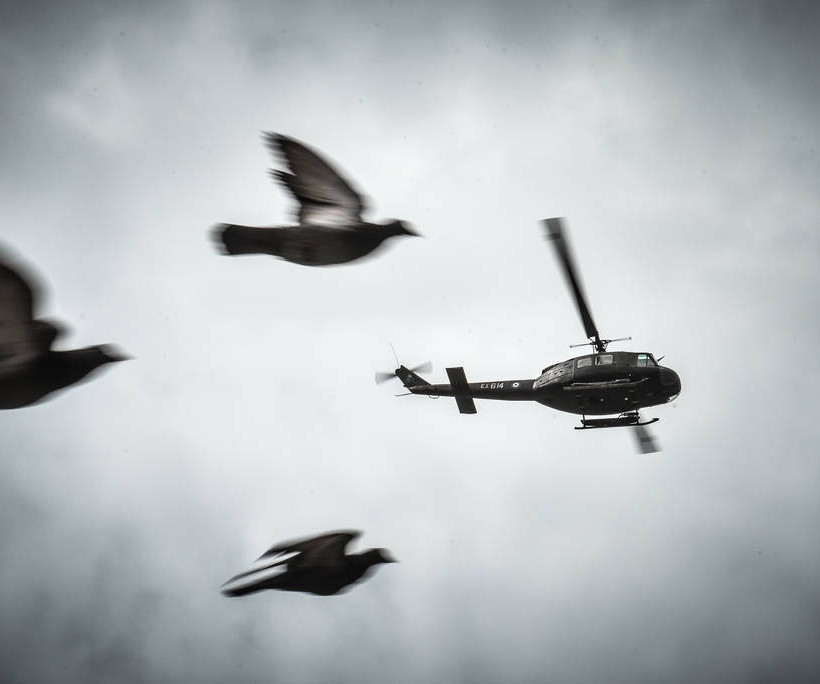 Εντυπωσιακές εικόνες από την πτήση μαχητικών αεροσκαφών πάνω από την Αθήνα