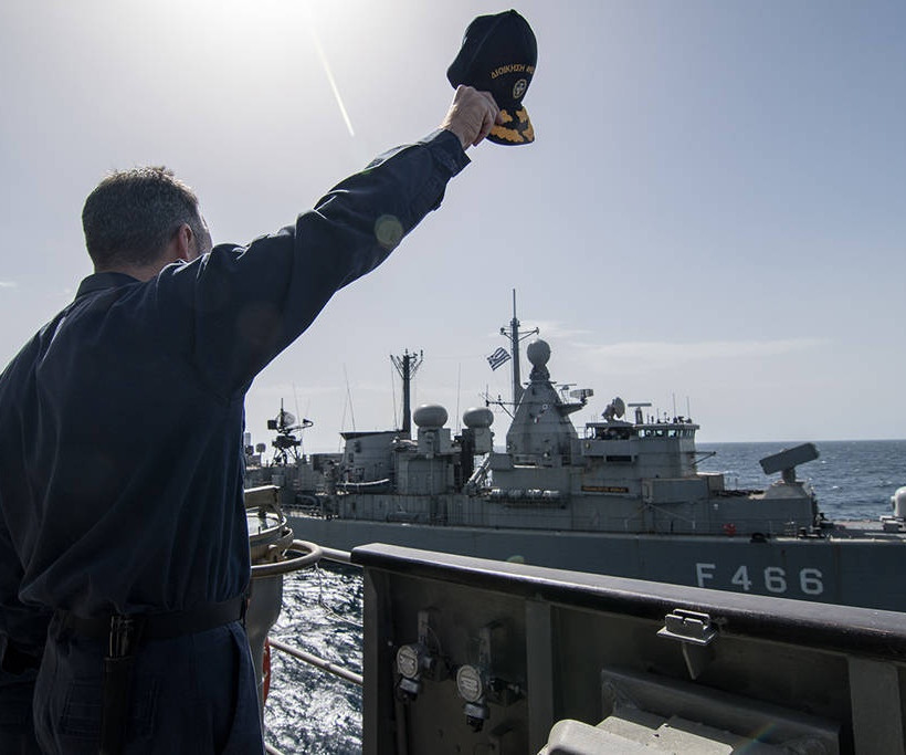 Οι εικόνες προκαλούν δέος - Δύναμη πυρός από το Πολεμικό Ναυτικό στο Μυρτώο Πέλαγος (pics)