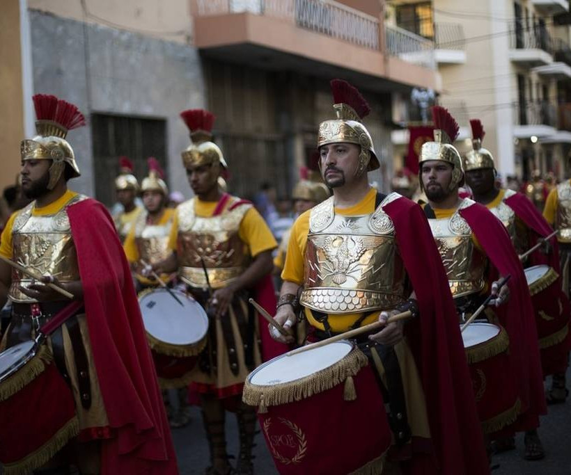 Συγκλονιστικές εικόνες: Η αναπαράσταση του Θείου Δράματος στο Πάσχα των Καθολικών
