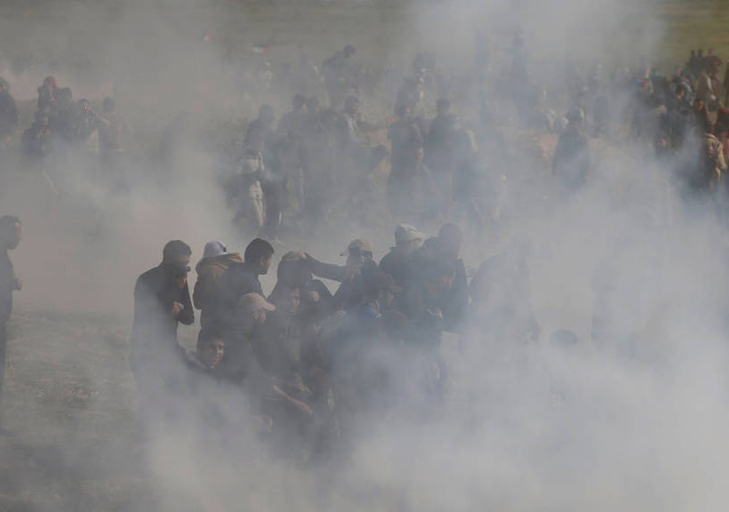 Με αίμα βάφτηκε η Γάζα: Ισραηλινοί στρατιώτες πυροβολούν διαδηλωτές στο «ψαχνό» - 70 τραυματίες