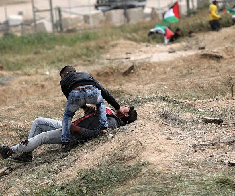 Με αίμα βάφτηκε η Γάζα: Ισραηλινοί στρατιώτες πυροβολούν διαδηλωτές στο «ψαχνό» - 70 τραυματίες