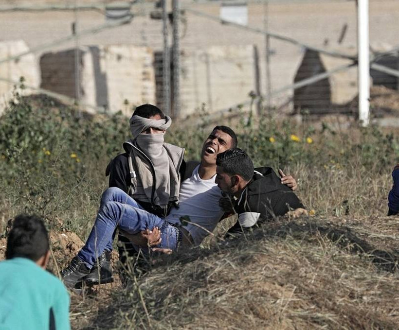 Με αίμα βάφτηκε η Γάζα: Ισραηλινοί στρατιώτες πυροβολούν διαδηλωτές στο «ψαχνό» - 70 τραυματίες