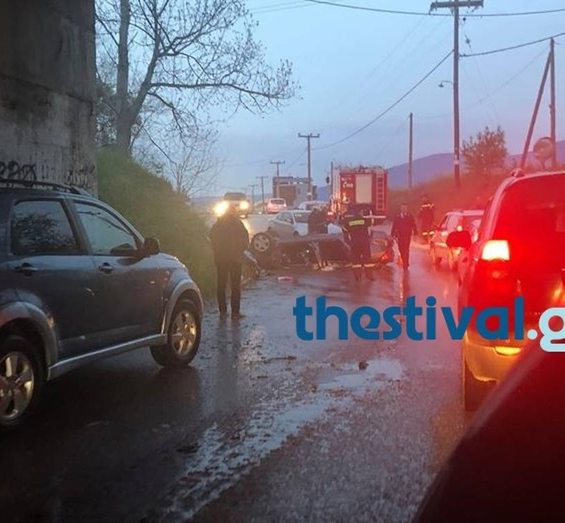 Θεσσαλονίκη: Θανατηφόρο τροχαίο στη Θέρμη με ένα νεκρό και τρεις τραυματίες (pics)