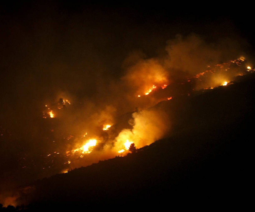 Φωτιά - Ηλεία: Συνεχίζεται η «μάχη» με τις φλόγες - Βελτιωμένη η κατάσταση στη Φρίξα (pics&vids)