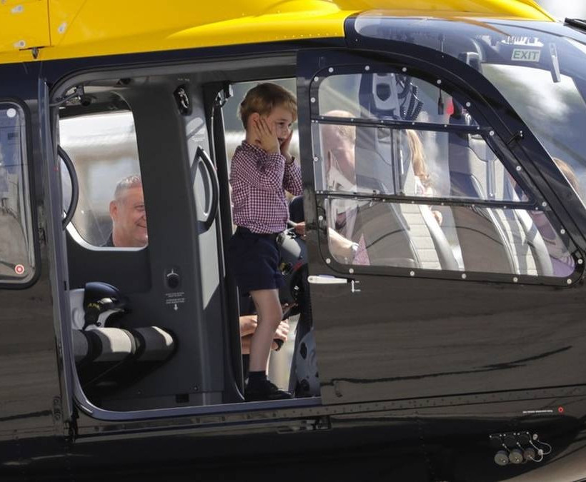 Μεγάλη Βρετανία: Στο μαιευτήριο η Κέιτ Μίντλετον για να γεννήσει το τρίτο της παιδί