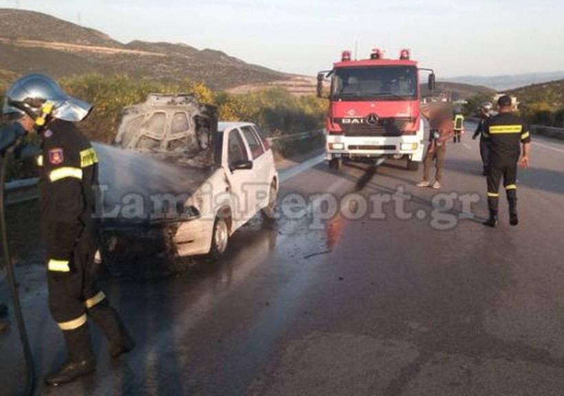 Λαμία: Άρπαξε το μωρό και βγήκε αμέσως από το αυτοκίνητο – Έπαθε σοκ με αυτό που είδε μπροστά του