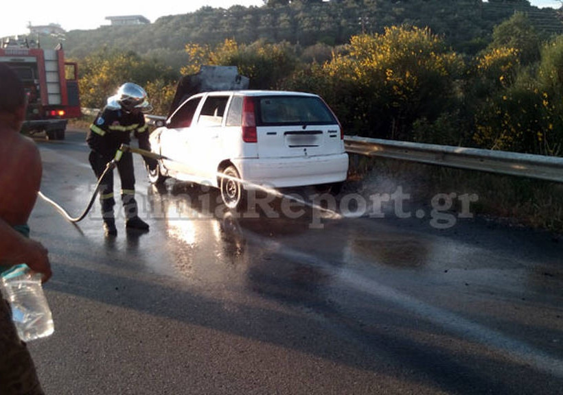 Λαμία: Άρπαξε το μωρό και βγήκε αμέσως από το αυτοκίνητο – Έπαθε σοκ με αυτό που είδε μπροστά του