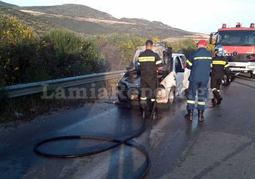 Λαμία: Άρπαξε το μωρό και βγήκε αμέσως από το αυτοκίνητο – Έπαθε σοκ με αυτό που είδε μπροστά του
