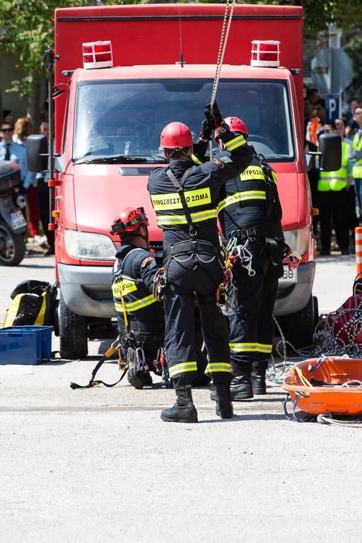 Εντυπωσιάζει η Πυροσβεστική Υπηρεσία στην άσκηση «Ήφαιστος 2018» (pics&vid)
