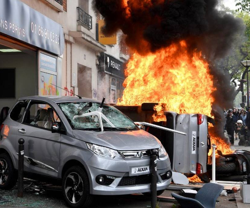 Πρωτομαγιά Γαλλία: Βία επεισόδια ΤΩΡΑ στο Παρίσι – Δείτε LIVE εικόνα