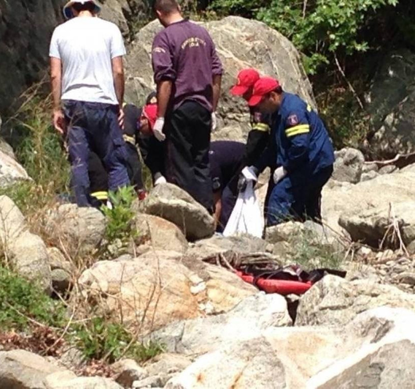 Θρήνος για το θάνατο του Γιώργου Καραντινού: Εικόνες - σοκ από τον τόπο της τραγωδίας