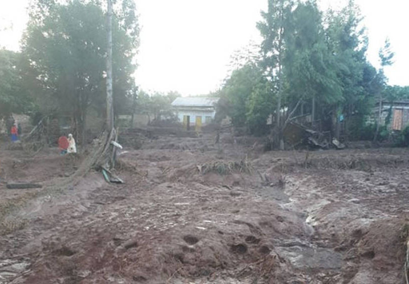 Τραγωδία στην Κένυα: Φράγμα υποχώρησε και «έπνιξε» με λάσπη ένα ολόκληρο χωριό – Δεκάδες οι νεκροί 