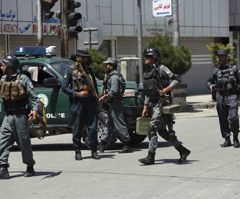 Αφγανιστάν: 10 νεκροί και 23 τραυματίες από επιθέσεις σε αστυνομικά τμήματα στην Καμπούλ