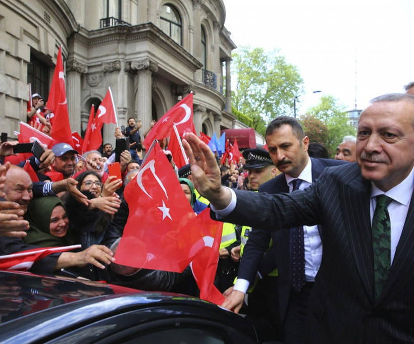 Στο Clarence House ο Ερντογάν- Συνάντηση με Κάρολο 