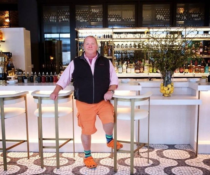 Διάσημος σεφ νάρκωσε και κακοποίησε σεξουαλικά υπάλληλo μέσα στο εστιατόριό του (vids+pics)