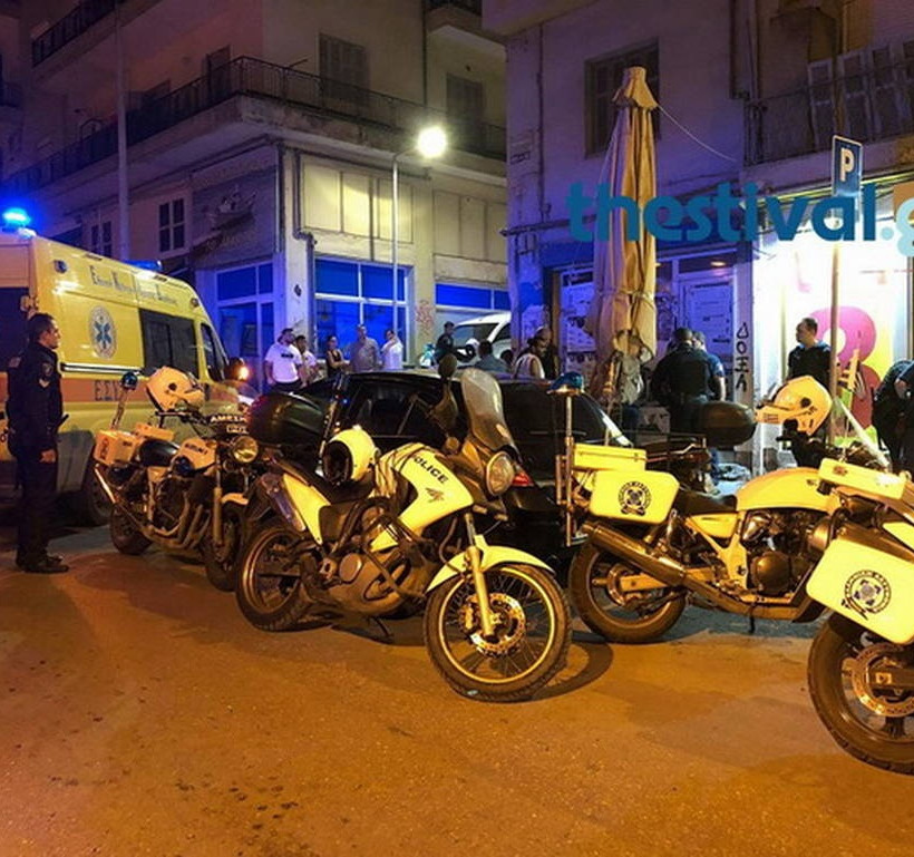 Αιματηρή συμπλοκή στη Θεσσαλονίκη - 23χρονος μαχαιρώθηκε σε στήθος και λαιμό