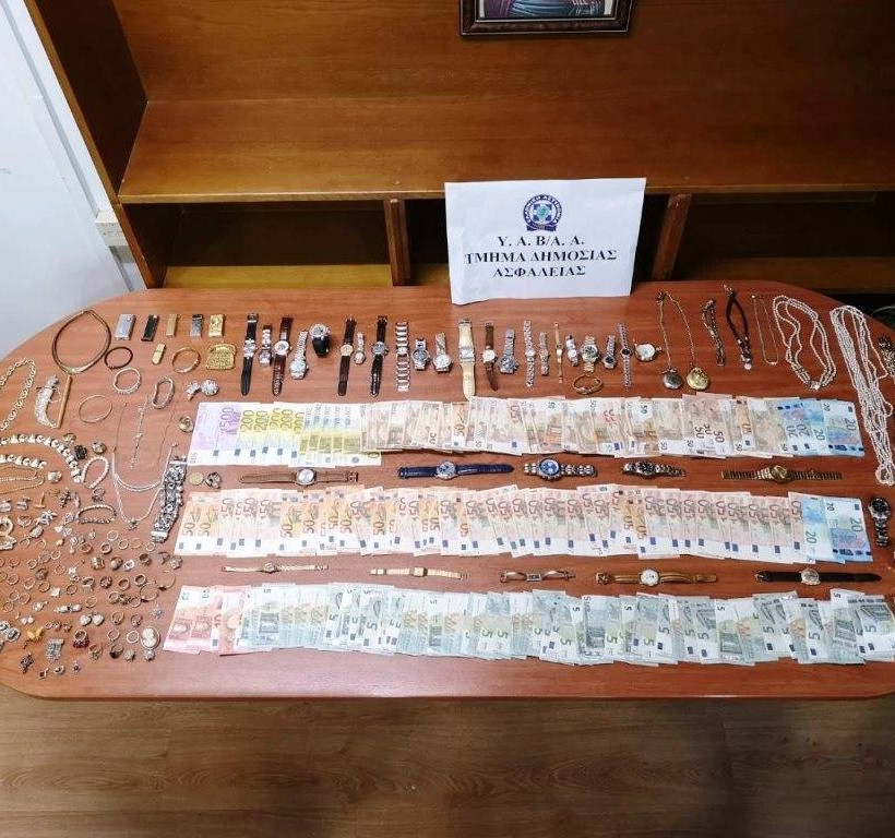 Εξαρθρώθηκε σπείρα αλλοδαπών που διέπραττε διαρρήξεις και διακινούσε ναρκωτικά (pics)