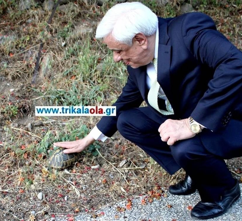 Προκόπης Παυλόπουλος: Θυμήθηκε τα παιδικά του χρόνια -Τα κορόμηλα και η χελώνα (vid) 