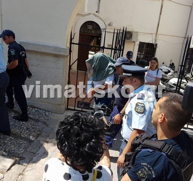 Λέρος: Φρίκη και ερωτήματα για τους γονείς «τέρατα» (pics&vids)