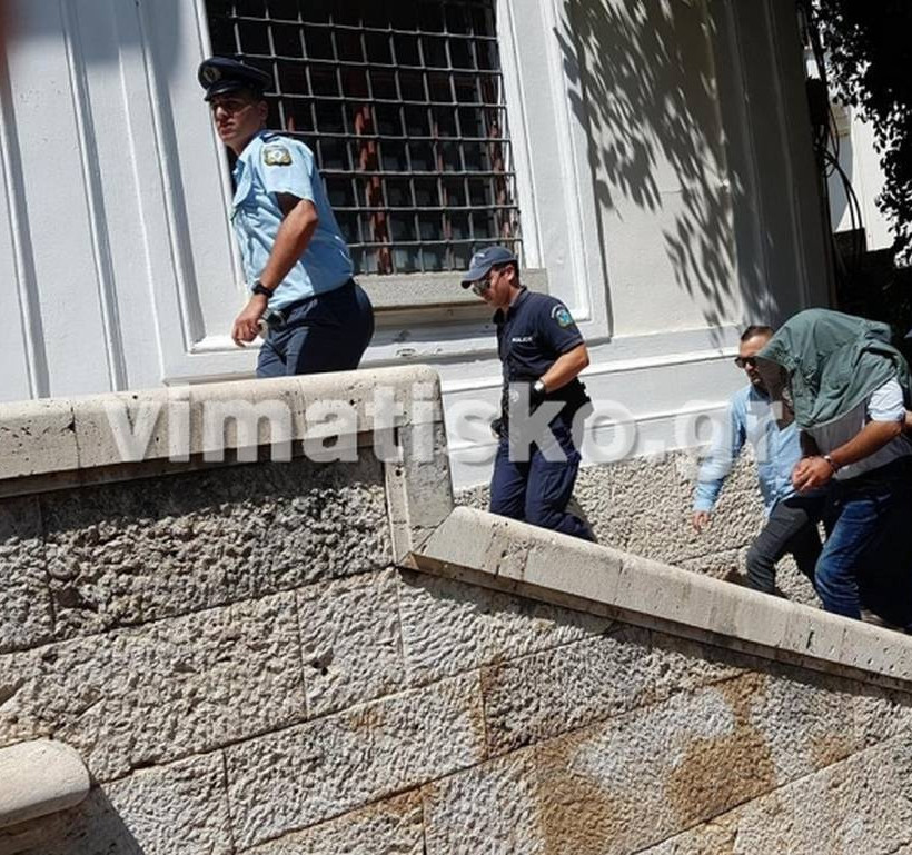 Λέρος: Φρίκη και ερωτήματα για τους γονείς «τέρατα» (pics&vids)