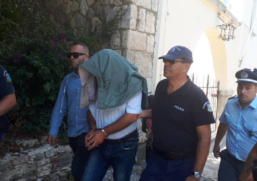 Λέρος: Φρίκη και ερωτήματα για τους γονείς «τέρατα» (pics&vids)