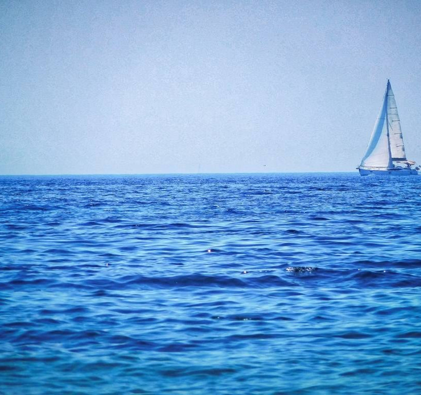 Καιρός: «Μίνι» καύσωνας θα «χτυπήσει» τη χώρα – Δείτε live τη θερμοκρασία στην περιοχή που είστε