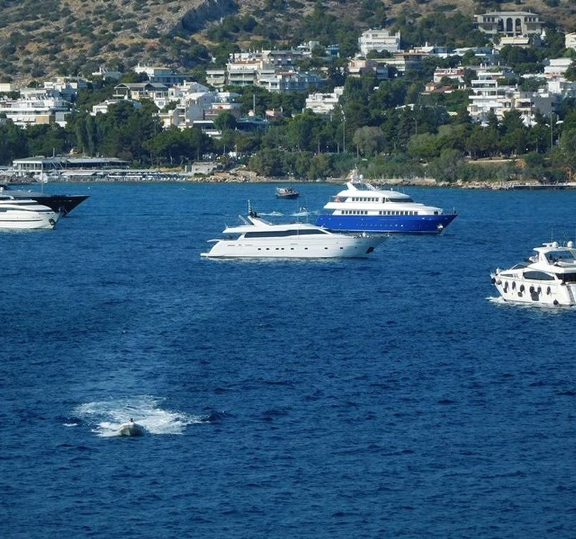 Καιρός: «Μίνι» καύσωνας θα «χτυπήσει» τη χώρα – Δείτε live τη θερμοκρασία στην περιοχή που είστε