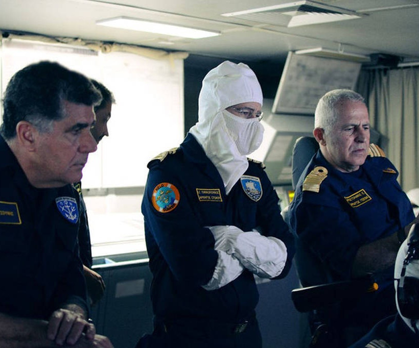 Εσείς ξέρετε γιατί στις ασκήσεις με πολεμικά πλοία και υποβρύχια φοράνε μάσκες και γάντια;