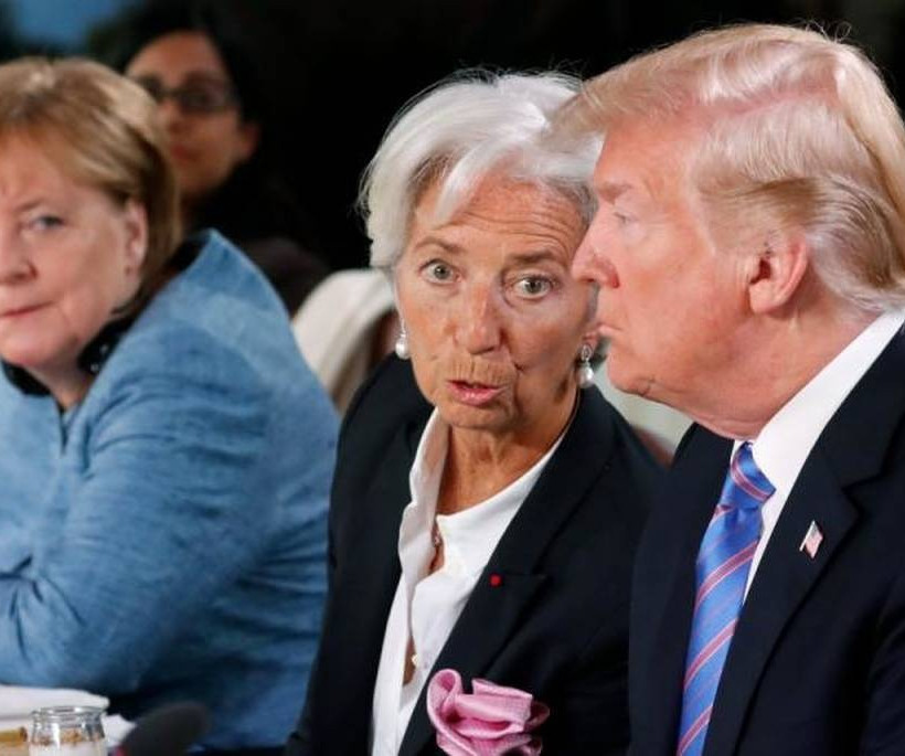 Απίστευτη φωτογραφία Μέρκελ με Τραμπ: Τους άφησε στα κρύα του... λουτρού ο Αμερικανός πρόεδρος!
