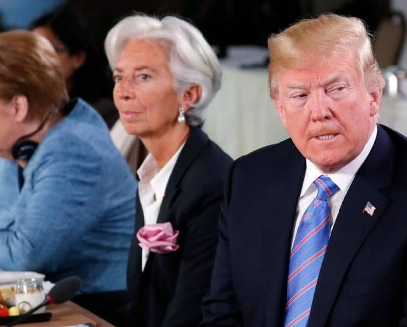 Απίστευτη φωτογραφία Μέρκελ με Τραμπ: Τους άφησε στα κρύα του... λουτρού ο Αμερικανός πρόεδρος!