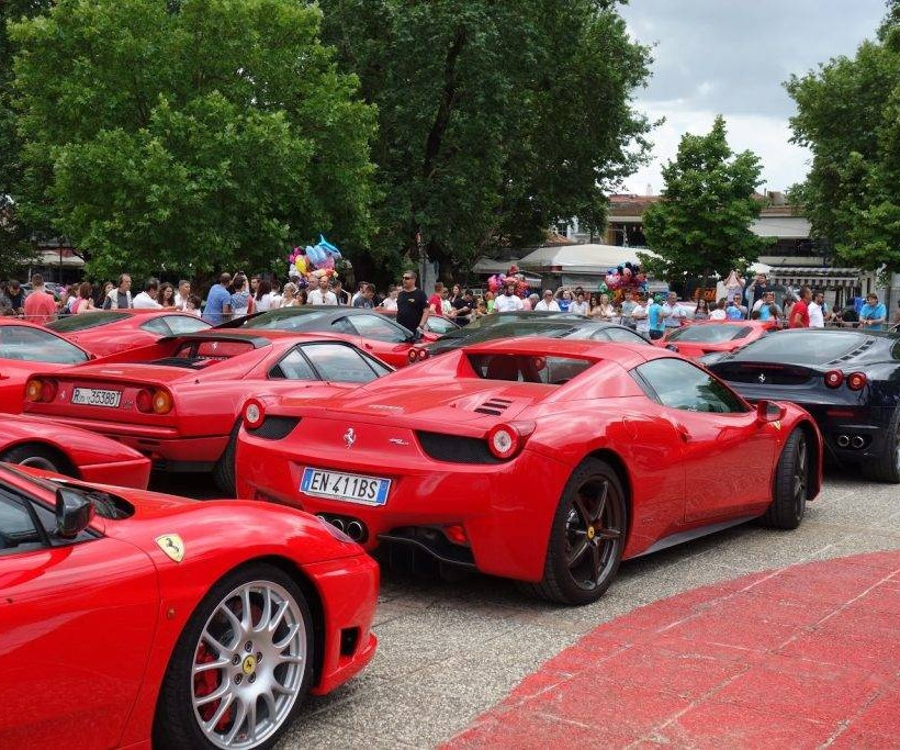 Εντυπωσιακές εικόνες: «Πλημμύρησαν»... με Ferrari τα Ιωάννινα! (vid+pics)