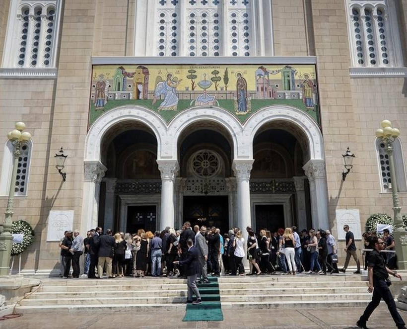 «Αθάνατος»: Το ύστατο χαίρε στον Παύλο Γιαννακόπουλο (pics+vid)