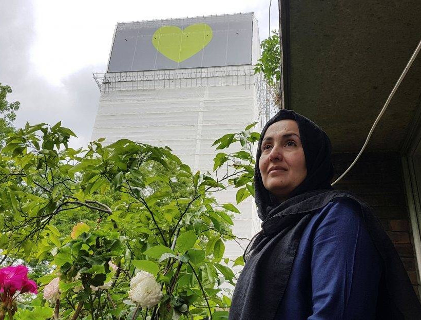 Πύργος Γκρένφελ: 72 δευτερόλεπτα σιγής για τα 72 θύματα της τραγωδίας (pics)