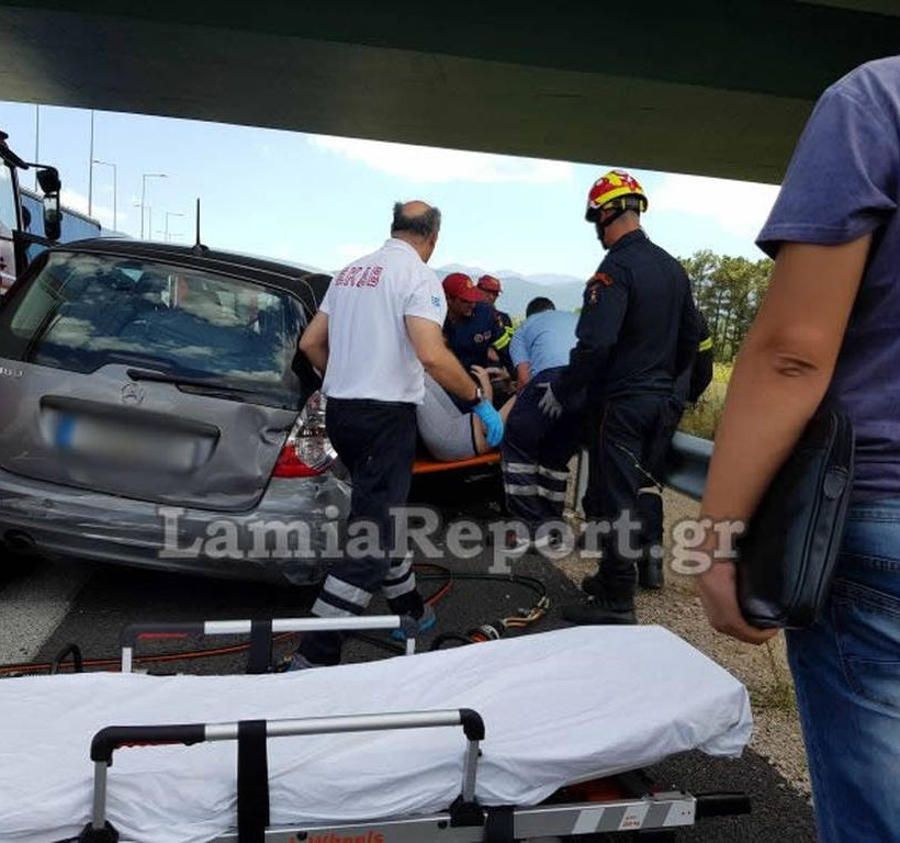 Τρομακτικό τροχαίο στην Εθνική Οδό Αθηνών – Λαμίας (ΠΡΟΣΟΧΗ – ΣΚΛΗΡΕΣ ΕΙΚΟΝΕΣ)