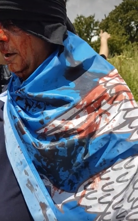 Μακεδονικό:  H «ματωμένη σημαία» που έγινε σύμβολο των διαδηλωτών στο Πισοδέρι Φλώρινας (vids+pics)