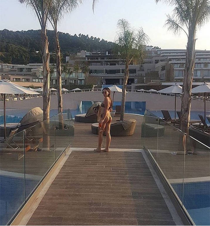 Τρελαίνει κόσμο η κουκλάρα κόρη του Ζάεφ (pics)