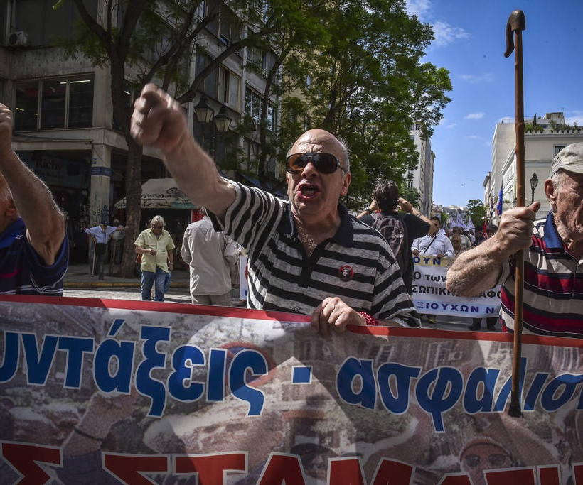 Στους δρόμους και πάλι οι συνταξιούχοι για τις μειώσεις στις συντάξεις (pics) 