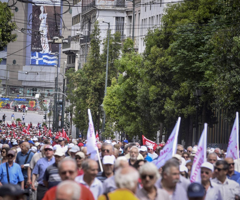 Στους δρόμους και πάλι οι συνταξιούχοι για τις μειώσεις στις συντάξεις (pics) 