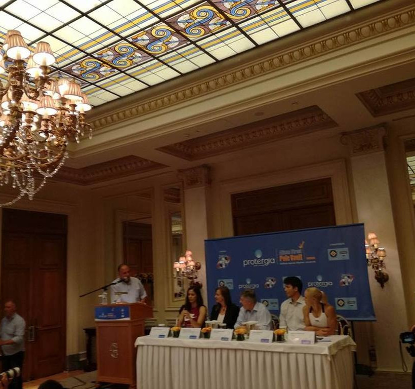 Κορυφαίες αθλήτριες στο «Athens Street Pole Vault»