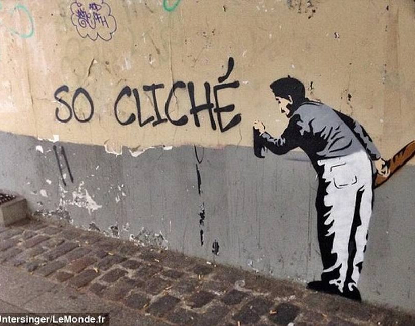 O ανατρεπτικός Banksy «ξαναχτύπησε» και στέλνει καυστικό μήνυμα από το Παρίσι (Pics)