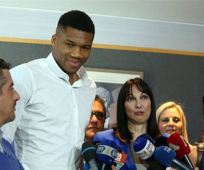 Ο Αντετοκούνμπο «καρφώνει» στο νέο σποτ του ΕΟΤ: Αυτή είναι η χώρα μου, η Ελλάδα! (vid+pics)