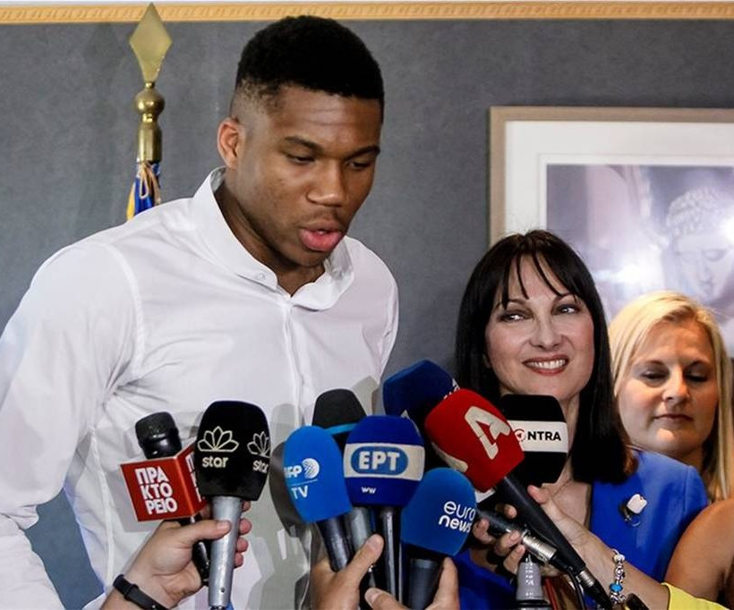 Ο Αντετοκούνμπο «καρφώνει» στο νέο σποτ του ΕΟΤ: Αυτή είναι η χώρα μου, η Ελλάδα! (vid+pics)