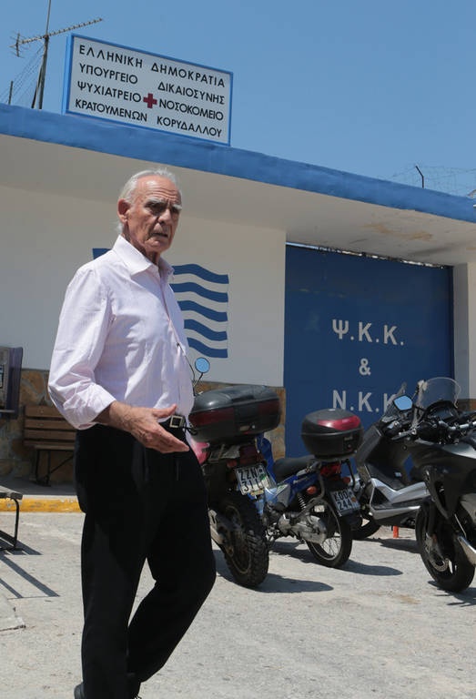 Αποφυλακίστηκε ο Άκης Τσοχατζόπουλος (pics)